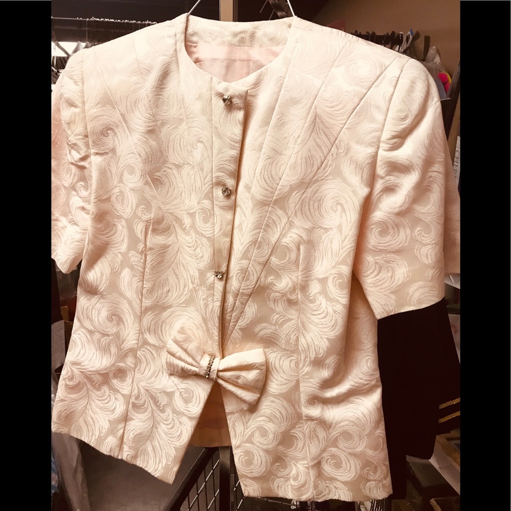 Formal skirt suit